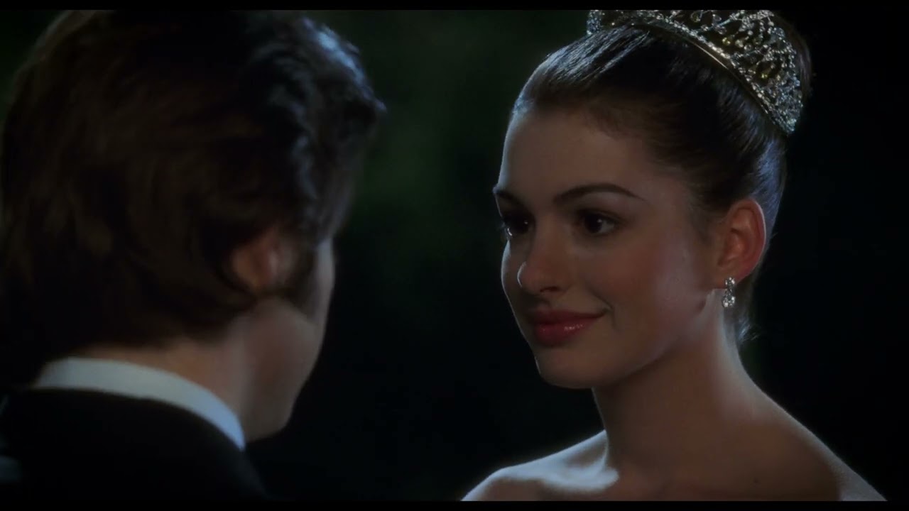 Anne Hathaway Kiss Scene | The Princess Diaries (2001) | 4K