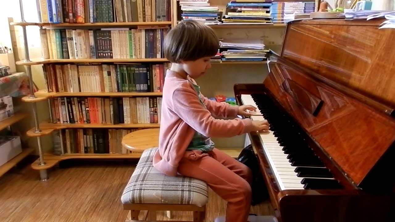 Марианна Лемешкина. 4 года 8 месяцев. К.Черни 