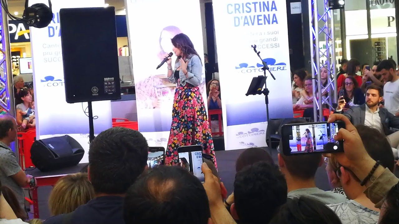 Cristina D'Avena - LIVE Salerno 2019 | Pollon