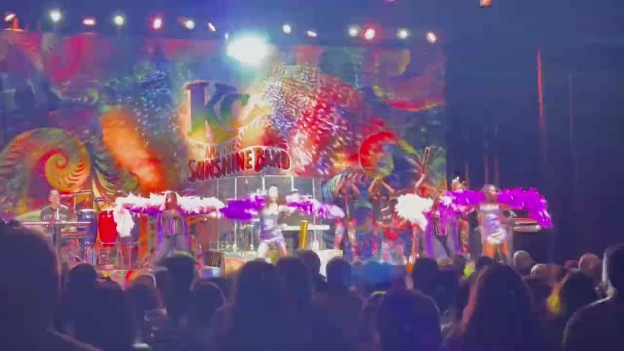 KC and The Sunshine Band perform “Shake Your Booty”, Murat Theatre, Indpls., IN. 1/23/2026. 