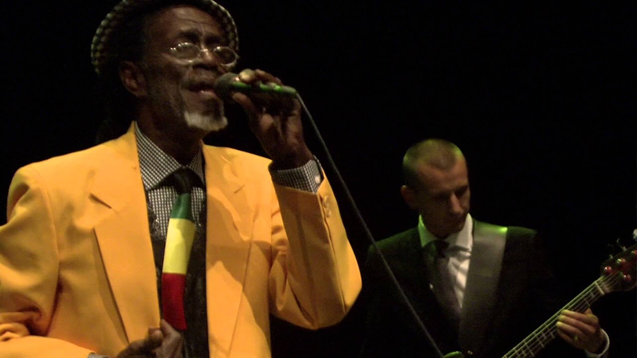 Naggo Morris and One Step