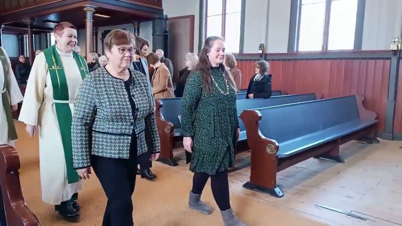 Inngangsprosesjon visitasgudsteneste Rindal kirke 4 februar 2024