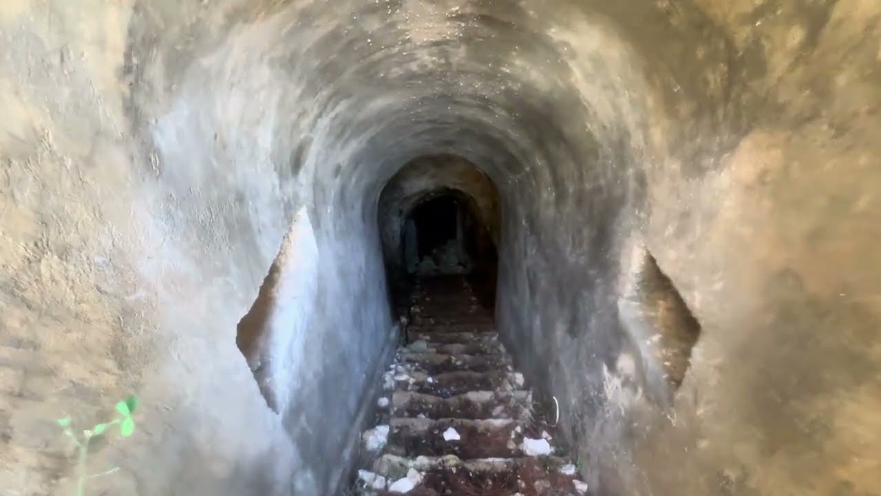 08.02.2026.  Vojni bunker. Otok Drvenik Veli.