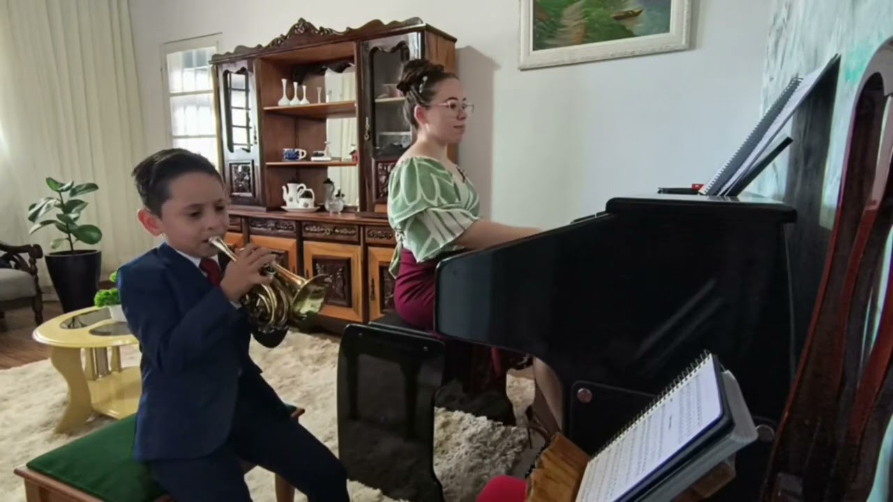 Criança tocando: Hino 468 | James Otávio