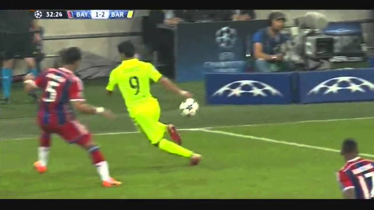 Luis Suarez Amazing Skills vs Benatia - Bayern Munich 3-2 Barcelona - 12-05-2015.