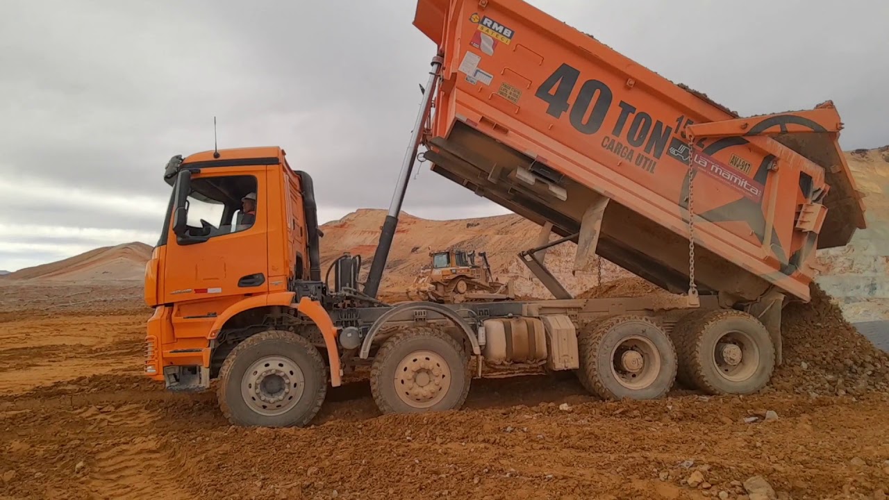 Mercedes Benz Modelo Arocs en Mina Superficial - Strip Mining