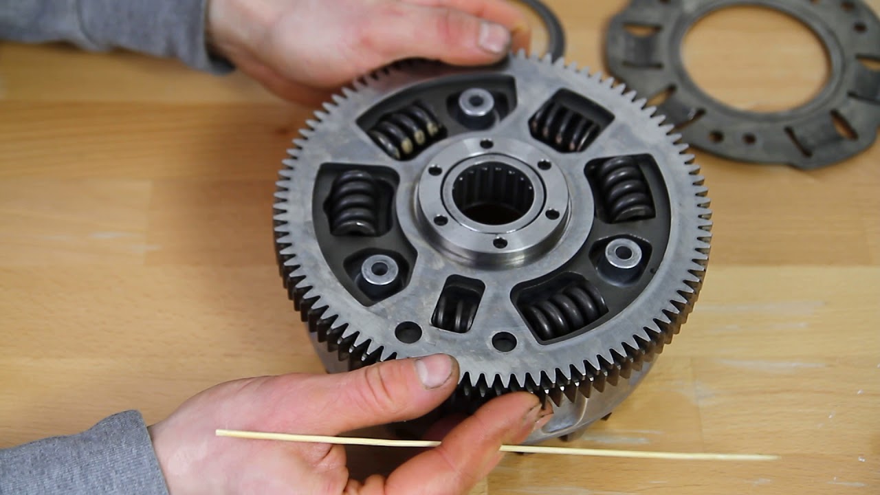 Kosz sprzęgłowy BMW K1200 uszkodzenia . Clutch basket BMW K1200 damage