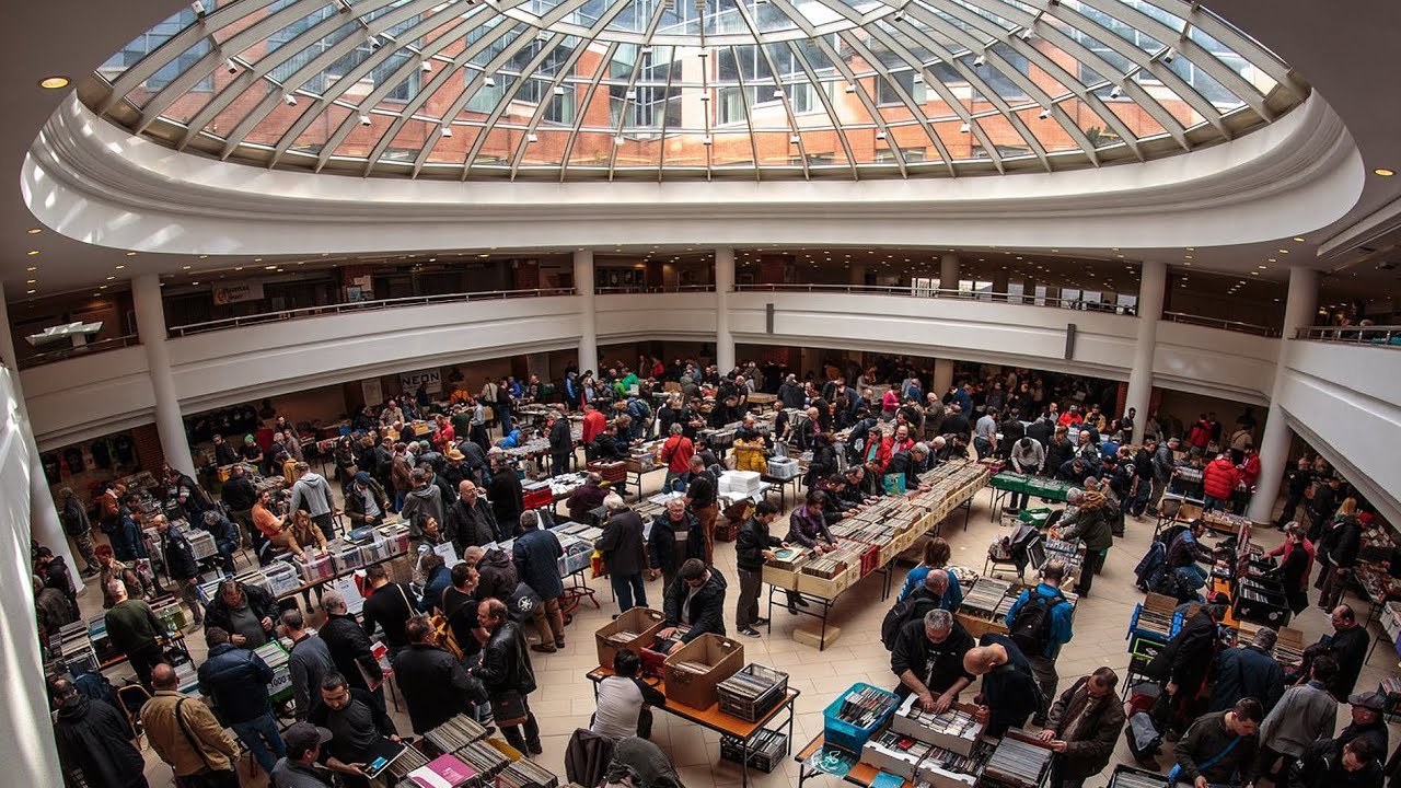 Budapesti Lemezbörze – ELTE – vinyl market LemezPiac