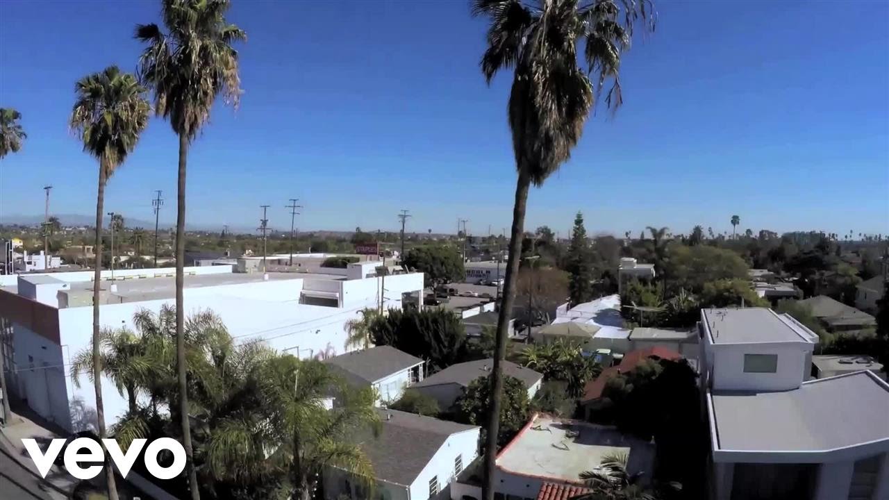 James Wade, Snoop Dogg - Never Come Down ft. Chase Angeles, Quictamac, Smokey Lane