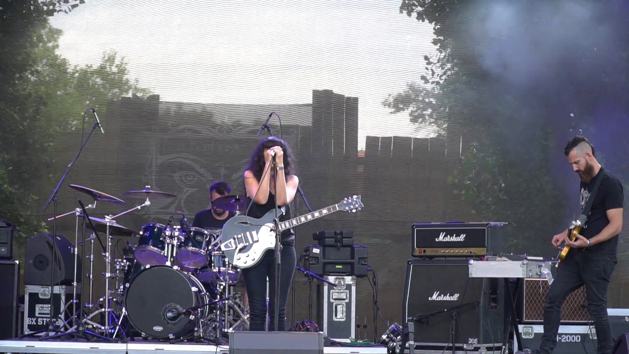 Evi Vine - Sabbath (New Song) Live @ Dark Bombastic Evening 9