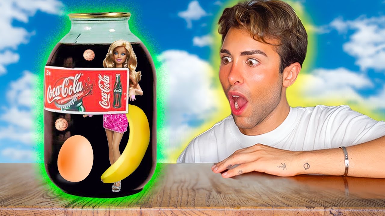 LASCIO OGGETTI NELLA COCA COLA PER 30 GIORNI | GIANMARCO ZAGATO