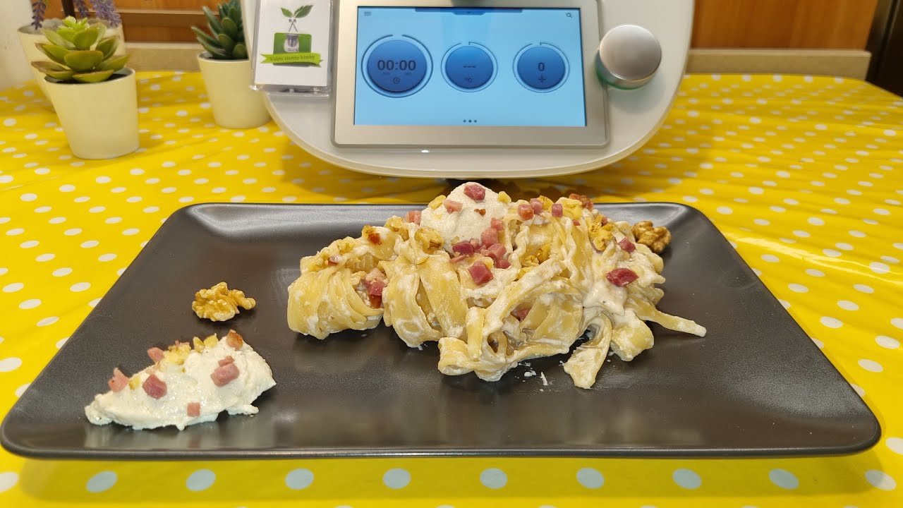 Pasta con crema di ricotta noci e speck per bimby TM6 TM5 TM31