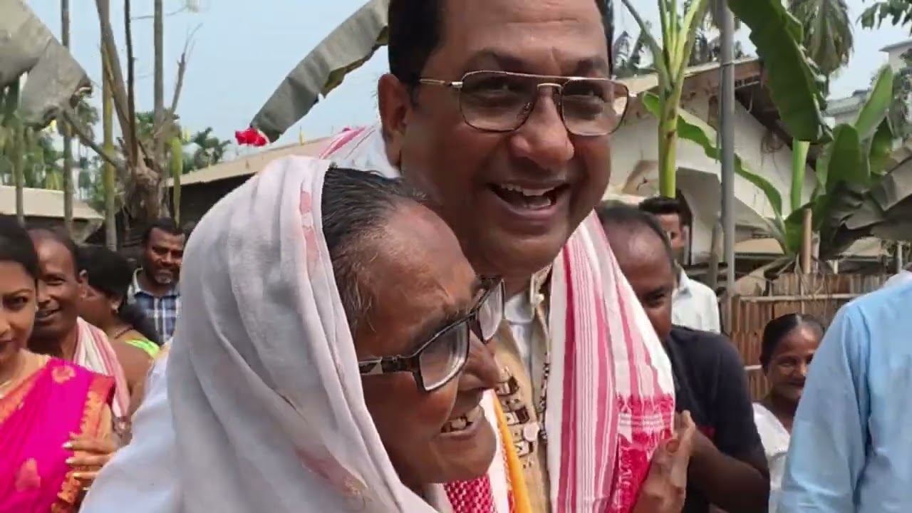 বৰণ বিকাশে কন্ঠ নিগৰাই উপহাৰ দিয়া নিৰ্বাচনী গীত