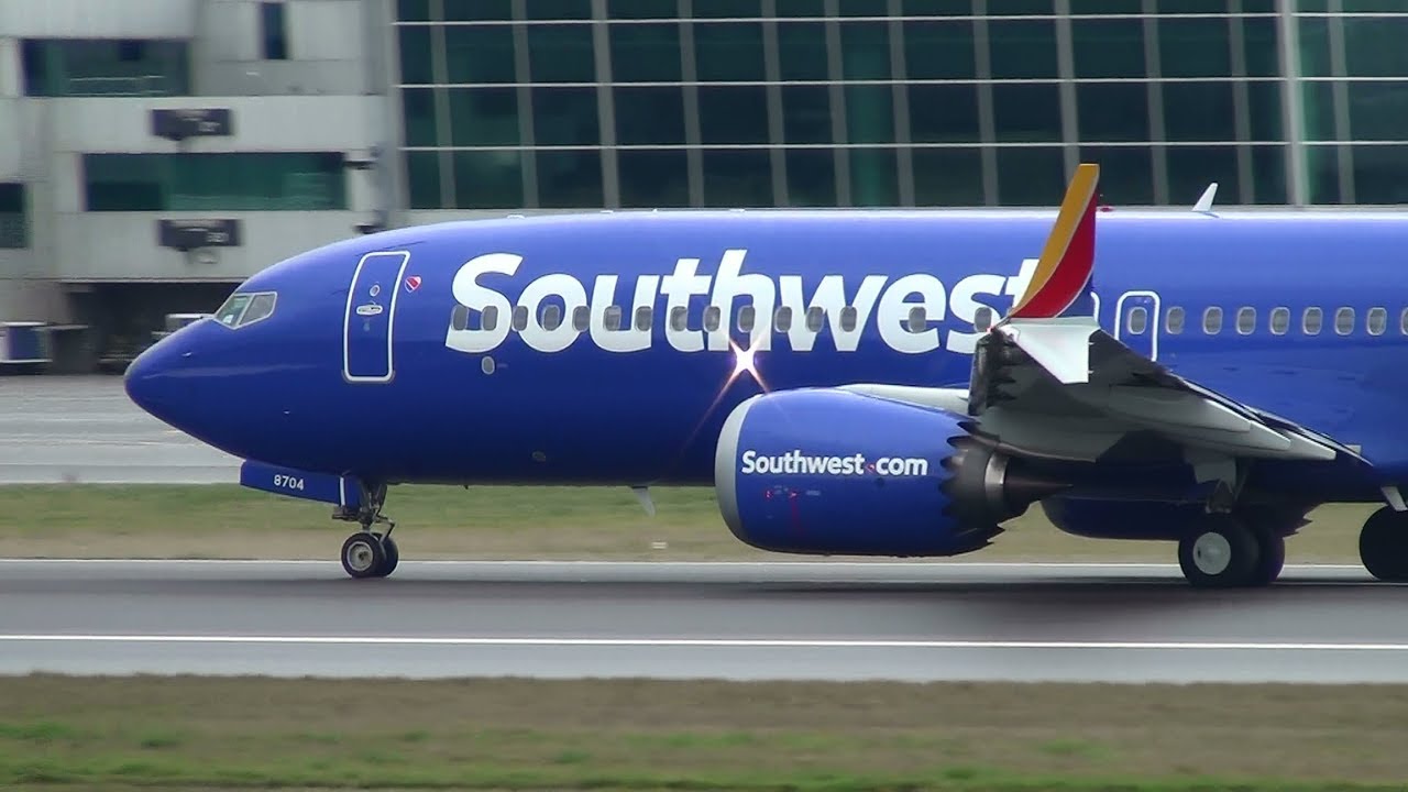 Southwest Airlines 737 MAX 8 [N8704Q] Takeoff Portland Airport (PDX)