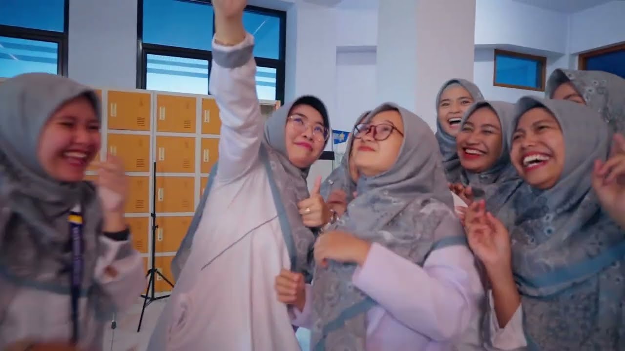 Selamat Hari Raya Idul Fitri 1444H - Keluarga Besar SMP Pesat Rising STAR