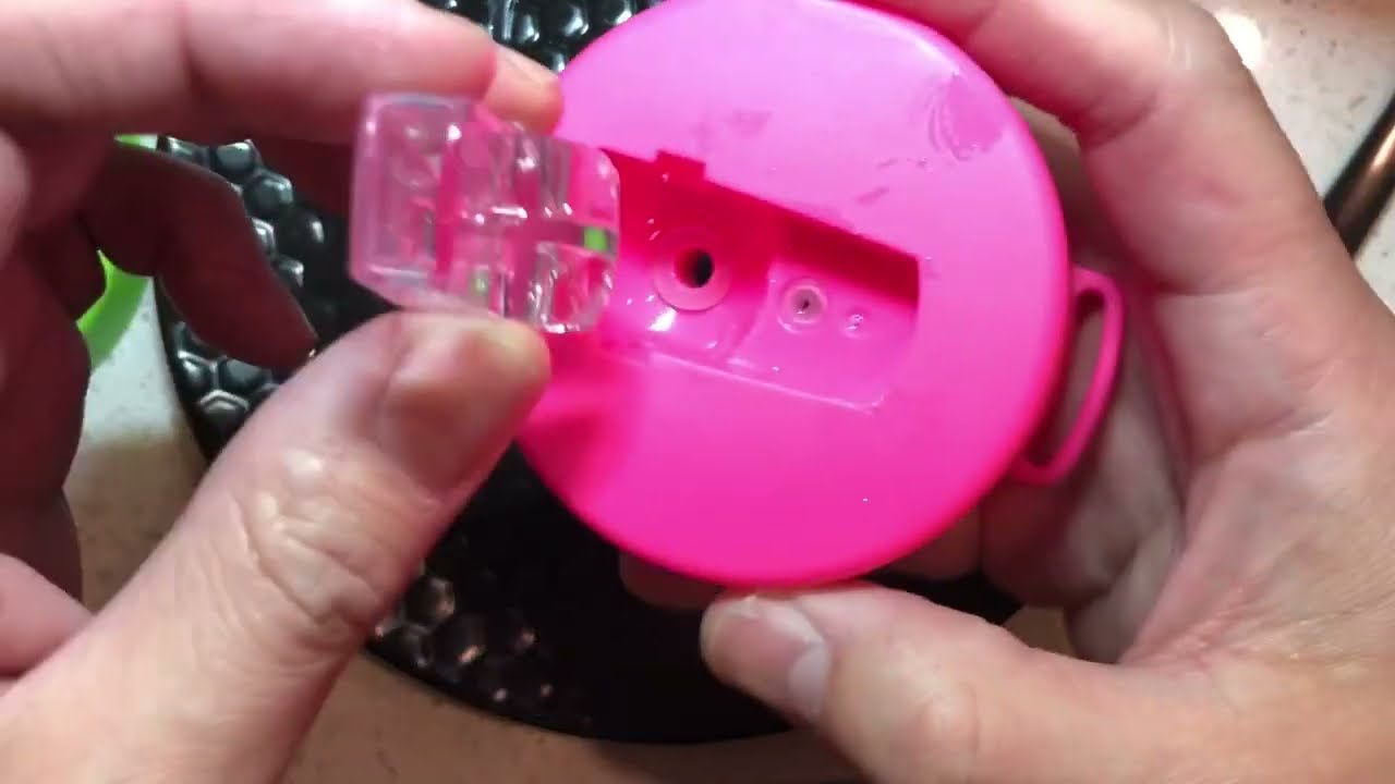 How I deep cleaned my Frank Green bottle lid hull