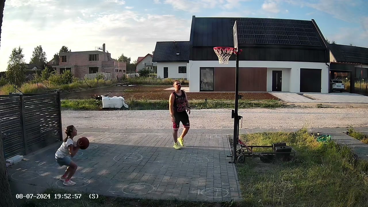 tarmak B500 & Tarmak Decathlon Basketball Play