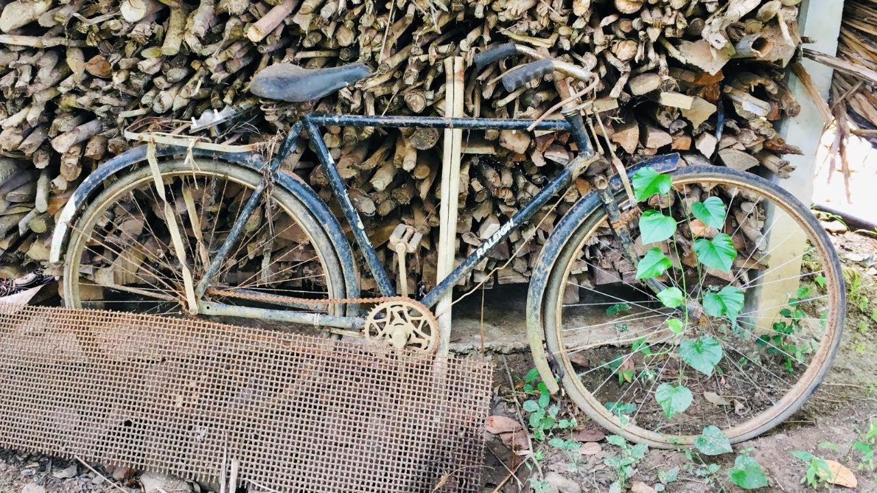 Old and Rusted RALEIGH Bicycle Restoration Part 1