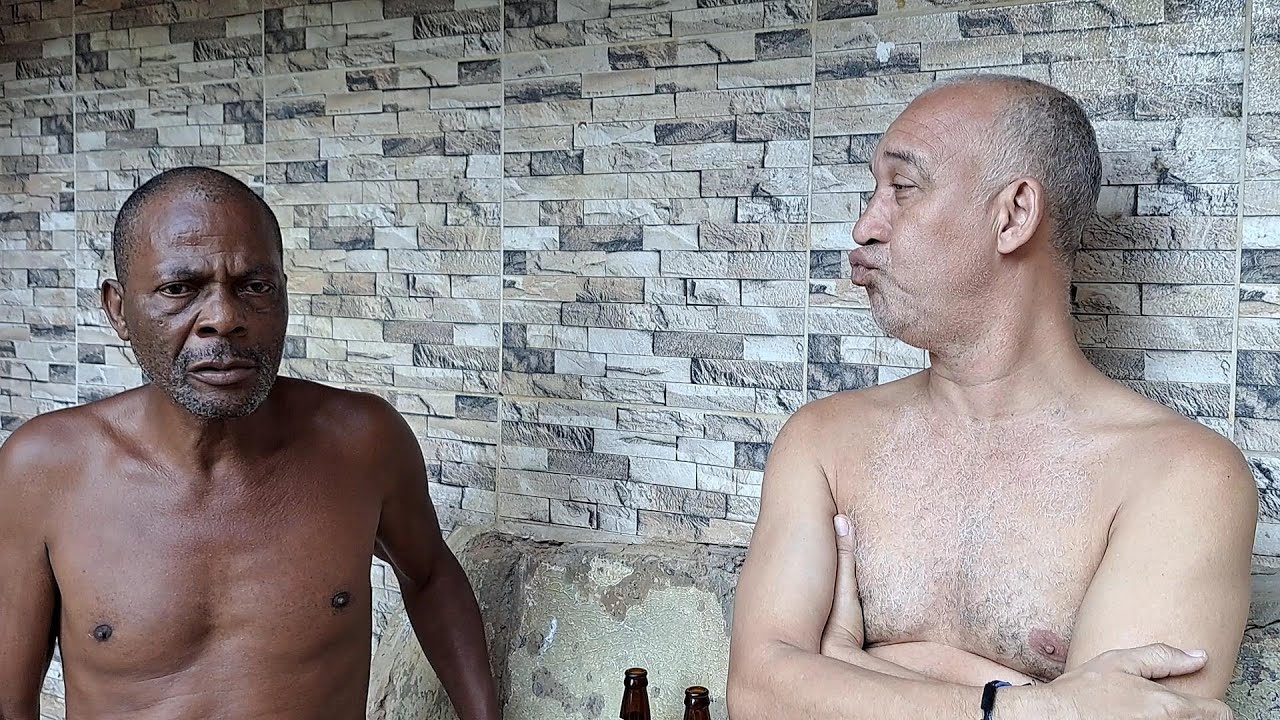 RESENHA, INTRIGAS E HISTÓRIAS COM NAL E LÍNGUA ROXA