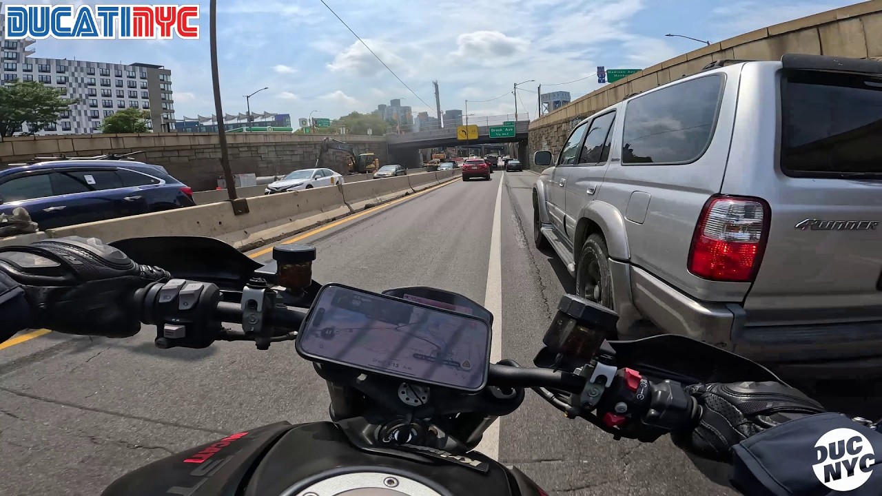 ZOOMING from Bronx to Queens to Brooklyn - a HYPE New York City Moto Ride