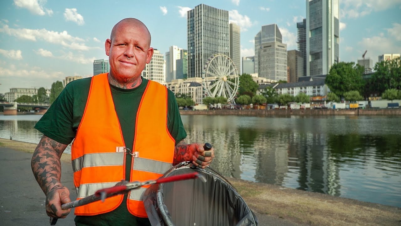 Dieser Mann befreit das Frankfurter Mainufer von unserem Müll