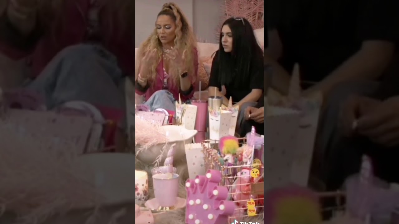 Preguntas a domelipa y rod Contreras besos tatuajes preguntas incómodas