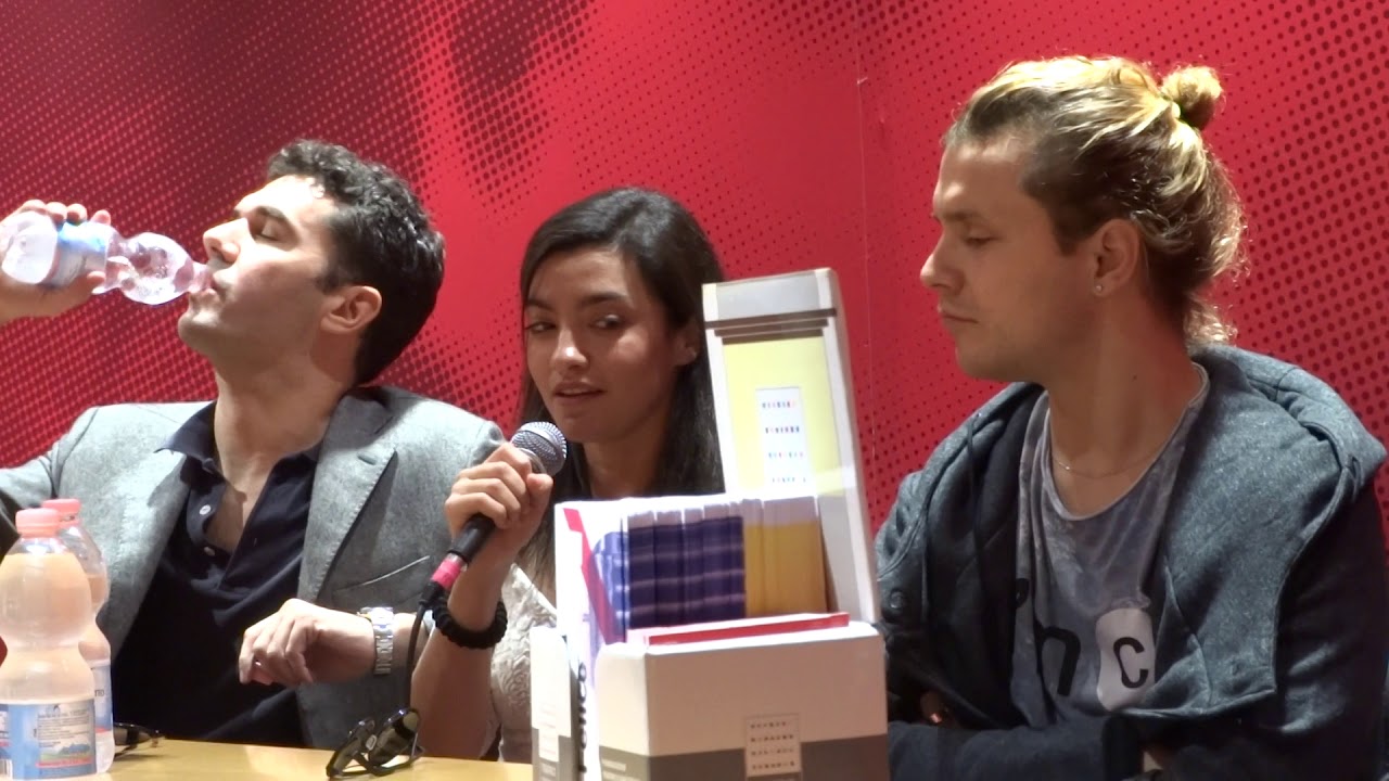 Luca Giacomelli Ferrarini. Libreria Feltrinelli. Parte 2. 16/10/17. Video by Olga Pisarenko.