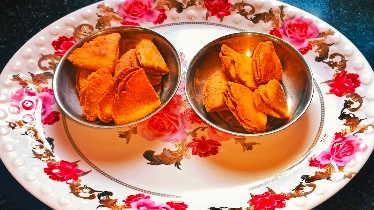 Gehu ke aate se banaye swadisht mathri #viral @CookingVillageart 