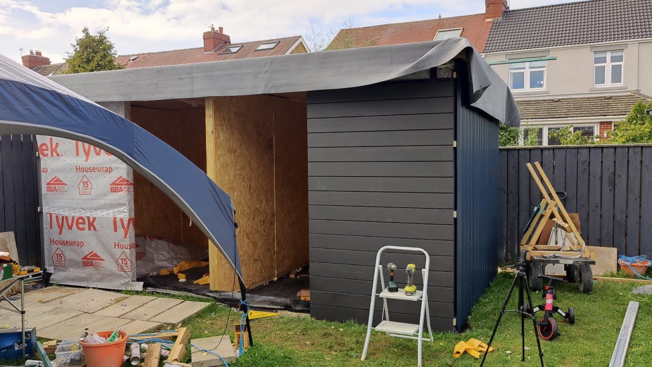 Cladco charcoal grey Composite cladding and anthracite RAL7016  metal box profile #SIPSOFFICE