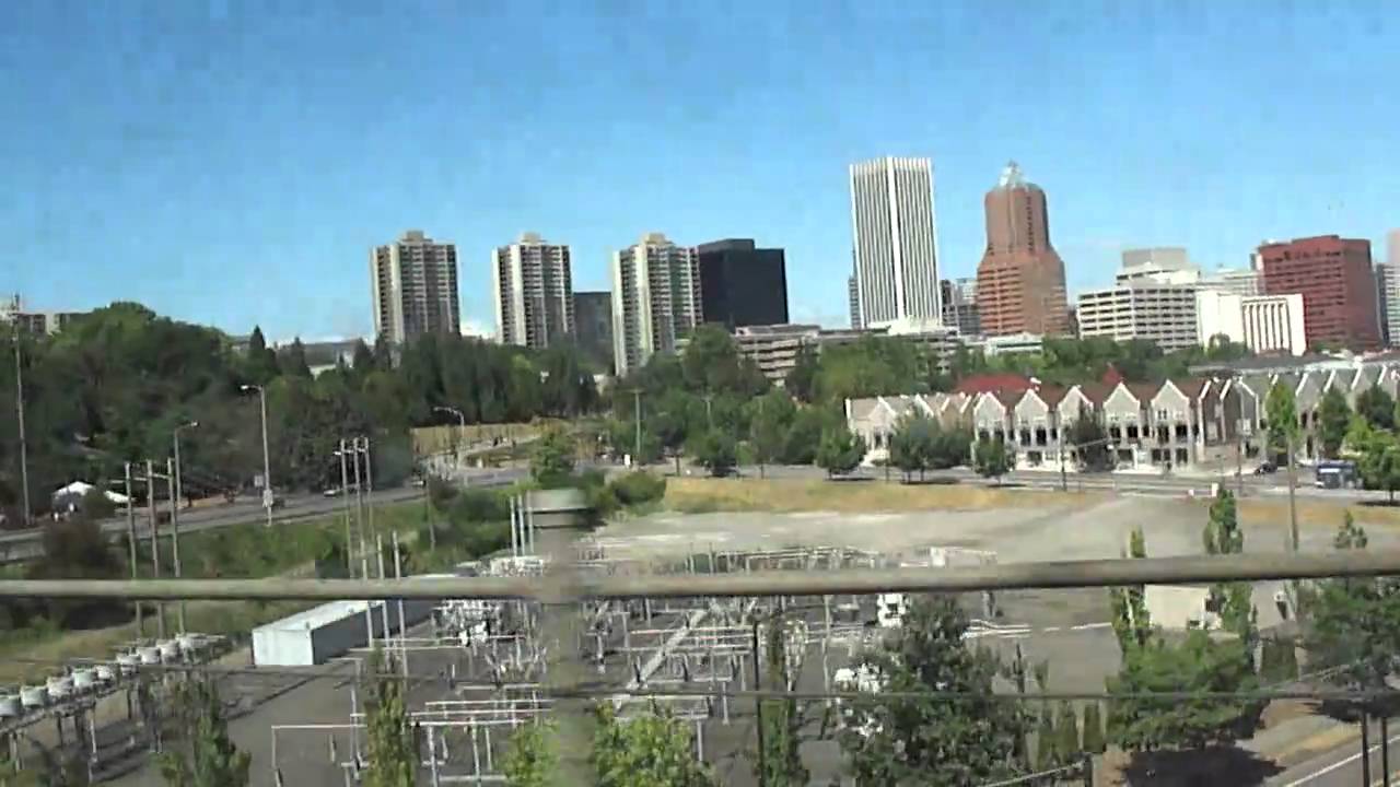 Greyhound bus trip through northern U.S.: (1) Portland, Oregon to Hood River 2010-08-28