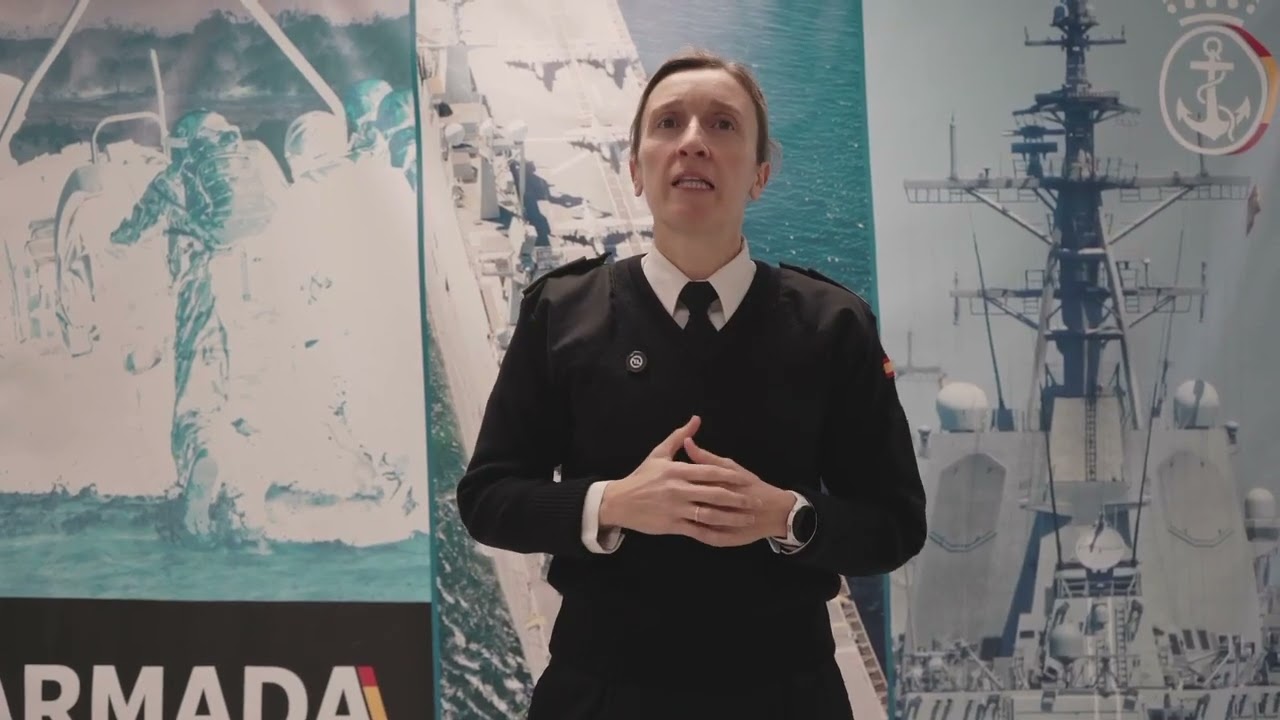 Capitán de corbeta Loreto Pastor, triatleta de las FAS