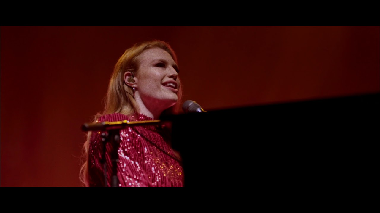 Freya Ridings - Love Is Fire (Live From Shepherd's Bush Empire)