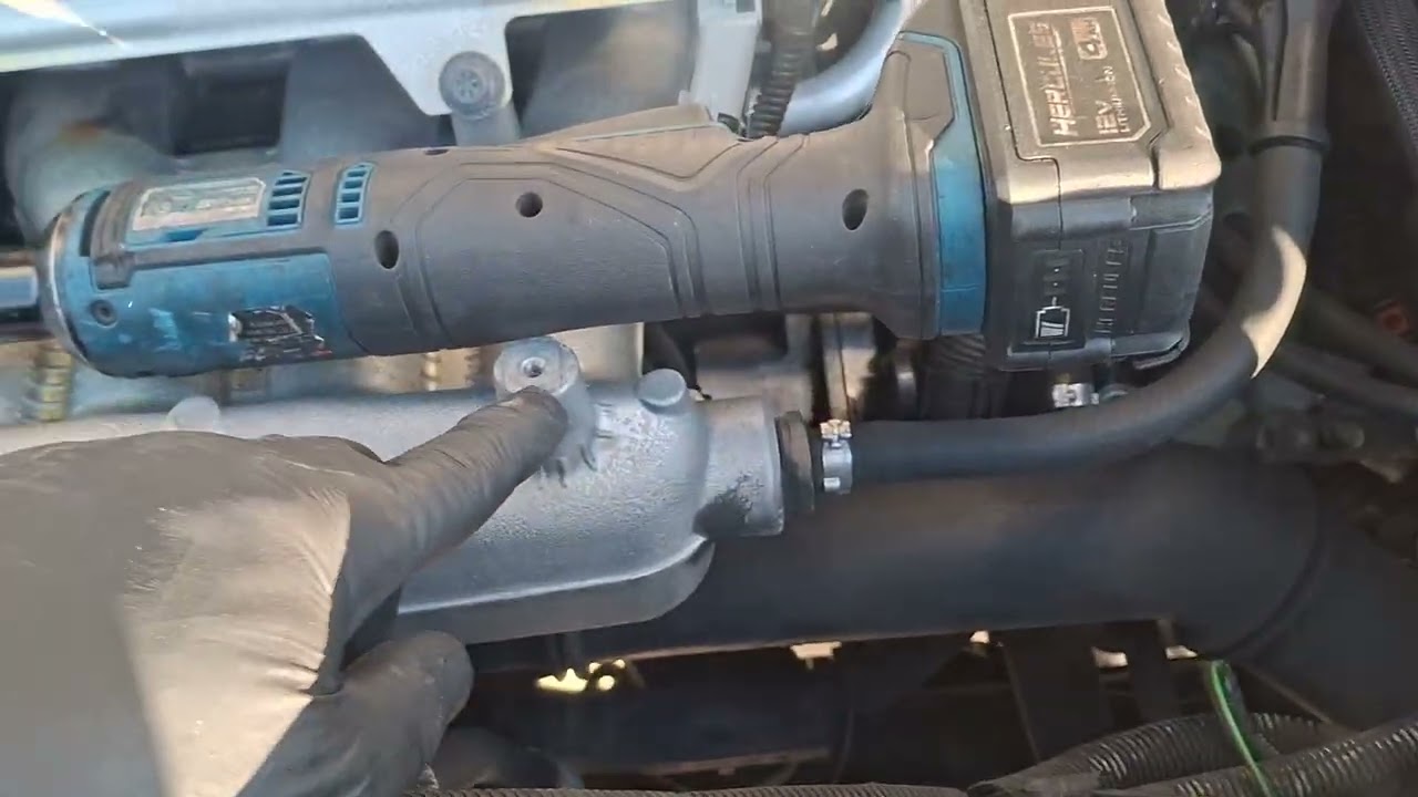2006 Volvo xc90 alternator  replacement or pulley replacement 