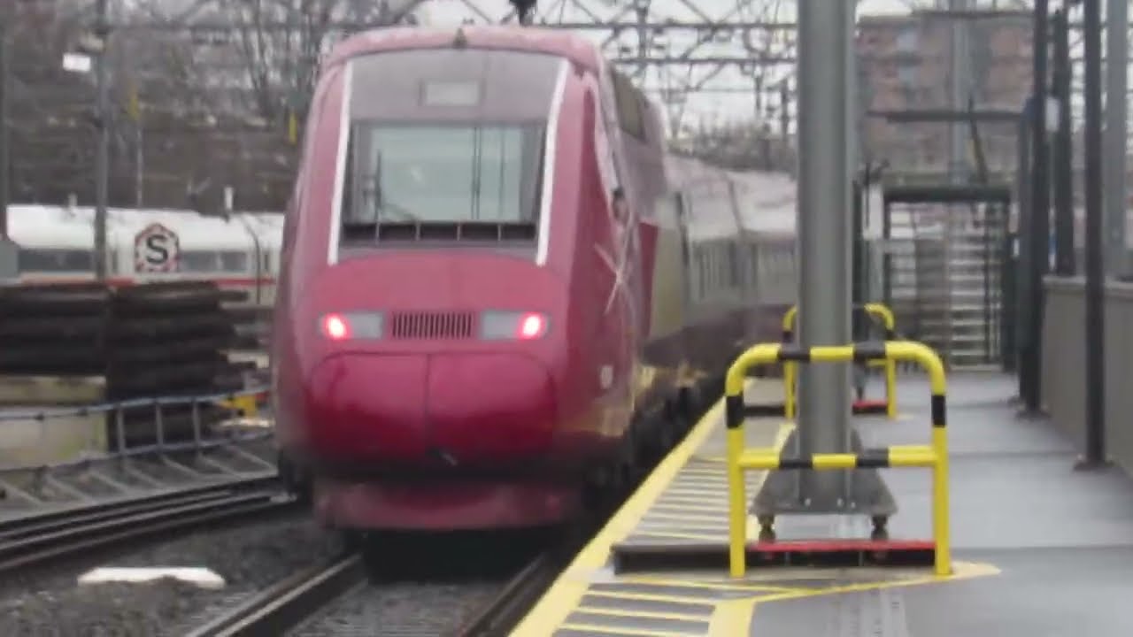 TGV PBKA met 2 tyfoons verlaat Amsterdam Centraal