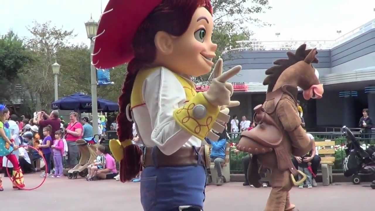 Pixar Parade Countdown to Fun - HD