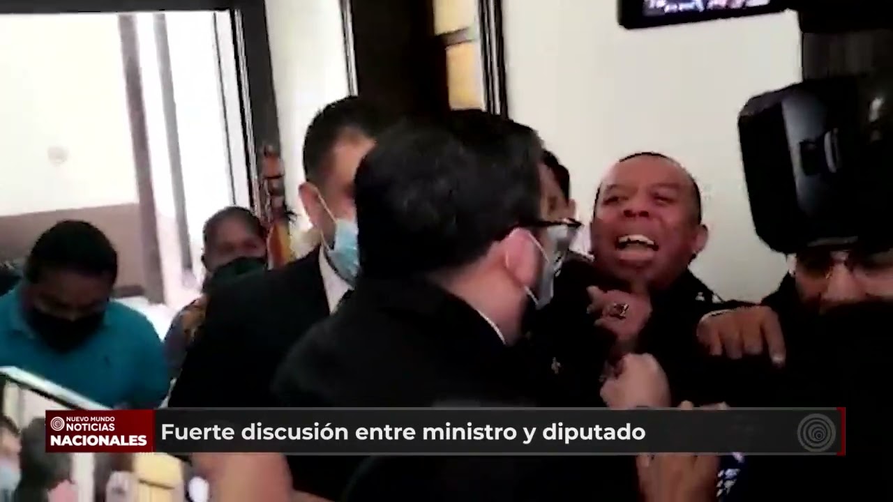 Alberto Pimentel y el diputado Aldo D&aacute;vila protagonizaron una fuerte discusi&oacute;n