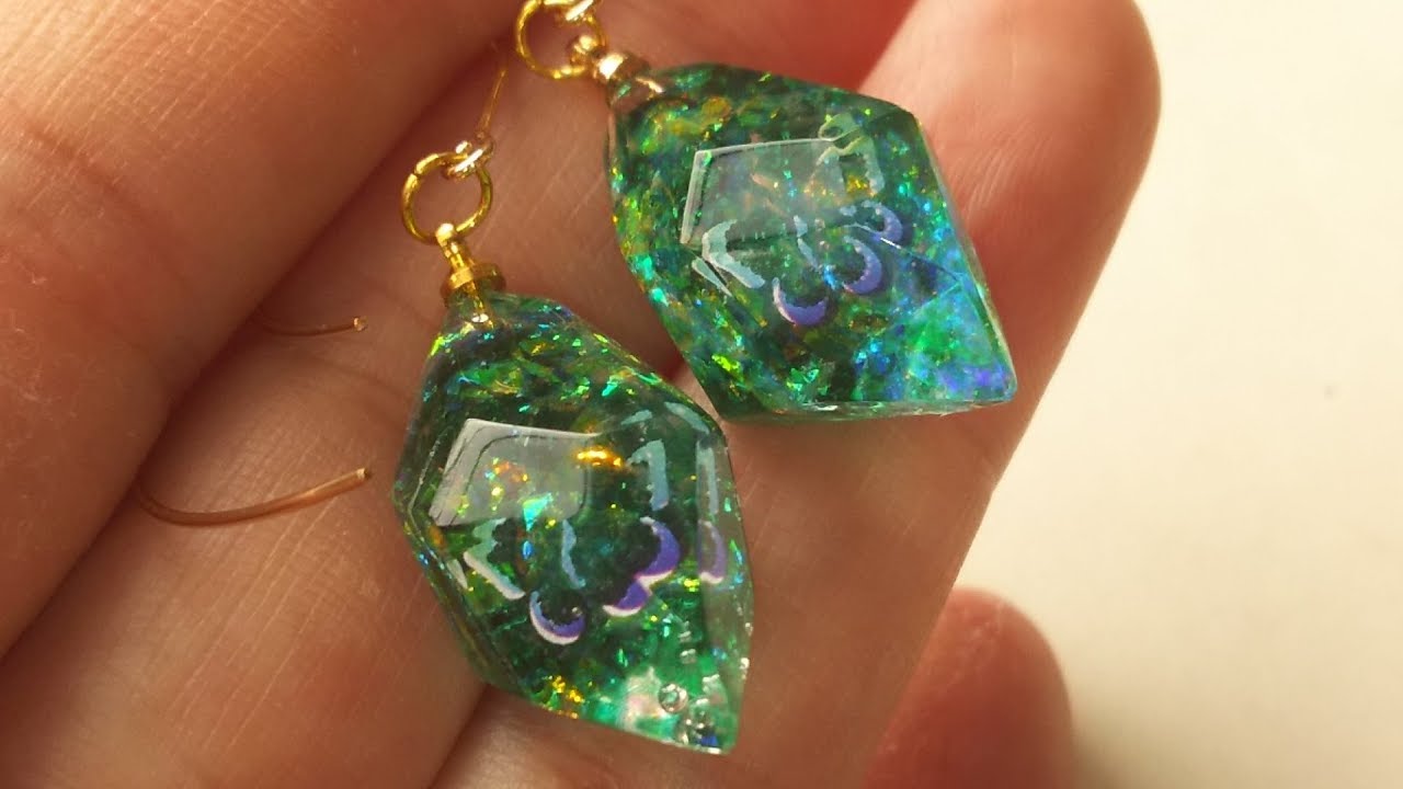UVレジン 蝶を閉じ込めた鉱石ピアス作ってみた  resin