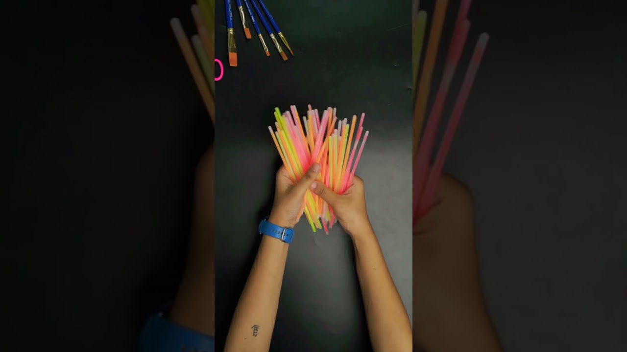 Let&rsquo;s unbox glow sticks 🤩 #art #unboxing #glowsticks #shorts