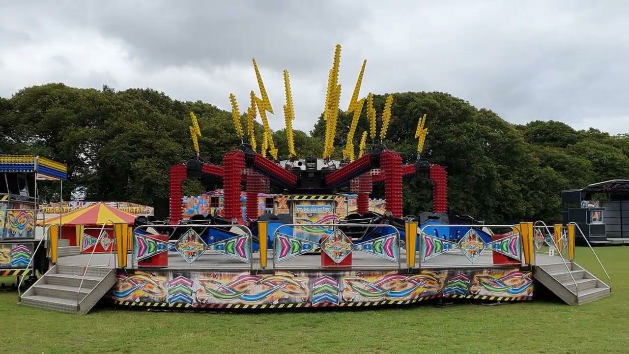 B.Cole & Sons Funfair Build Up Christchurch Rec 24th July 2024 #funfair #fairground #fairrides