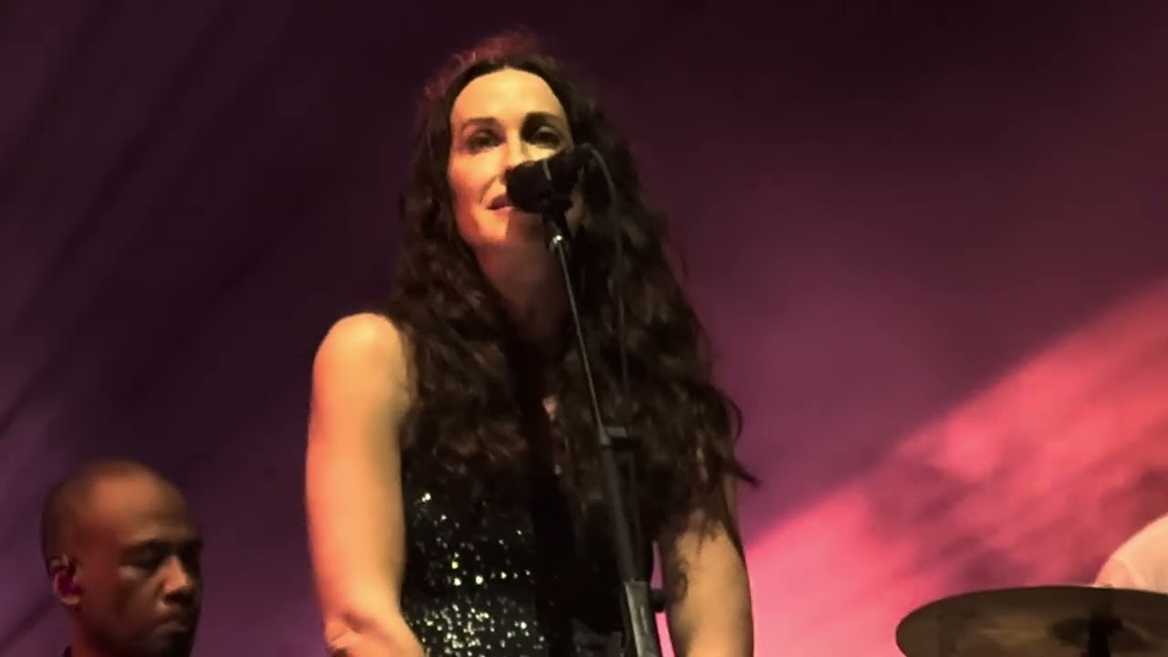 Alanis Morissette - Missing the Miracle (Live in Jones Beach, NY, 7-10-24) (4K HDR, HQ Audio, Pit)