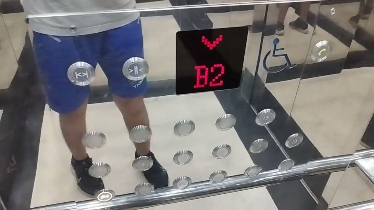 晶品城購物廣場(已倒閉) - 崇友電梯(左/♿)