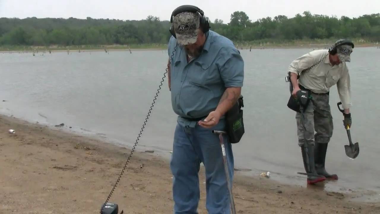 Garrett AT Pro Fresh Water Hunting Part 2