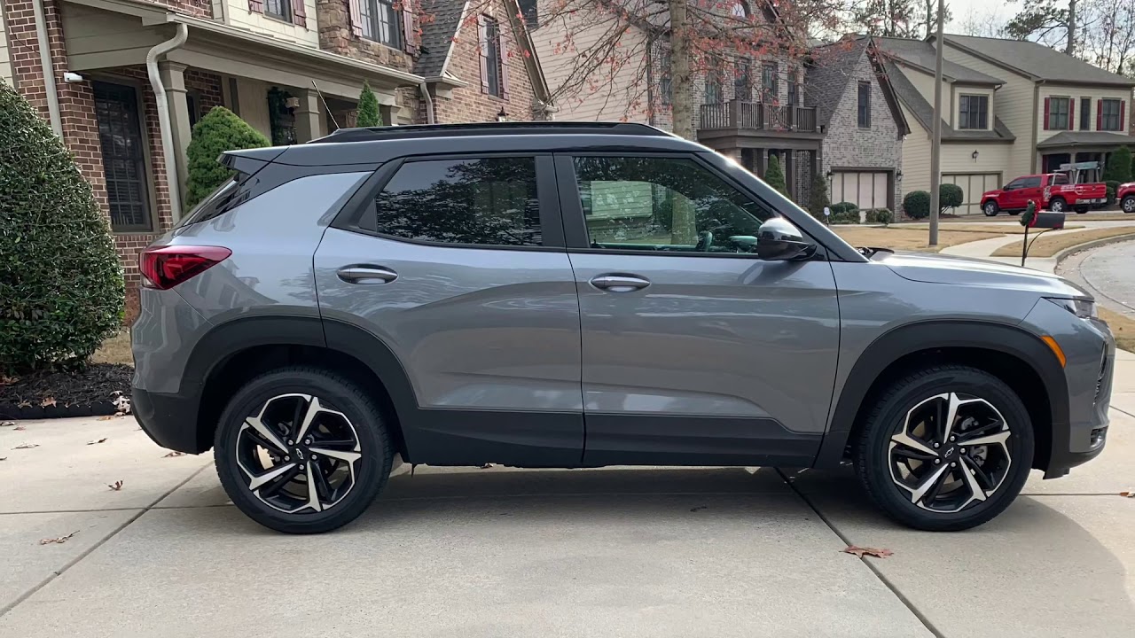 Buick Encore GX Essence против Chevrolet Trailblazer AWD RS