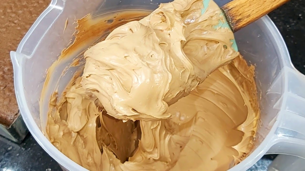 قناش  الشكلاطة🍫ganache montée بمكونين فقط لحشو او تغليف القاطو 🎂سهله التحضير وناجحة والبنة مضمونة