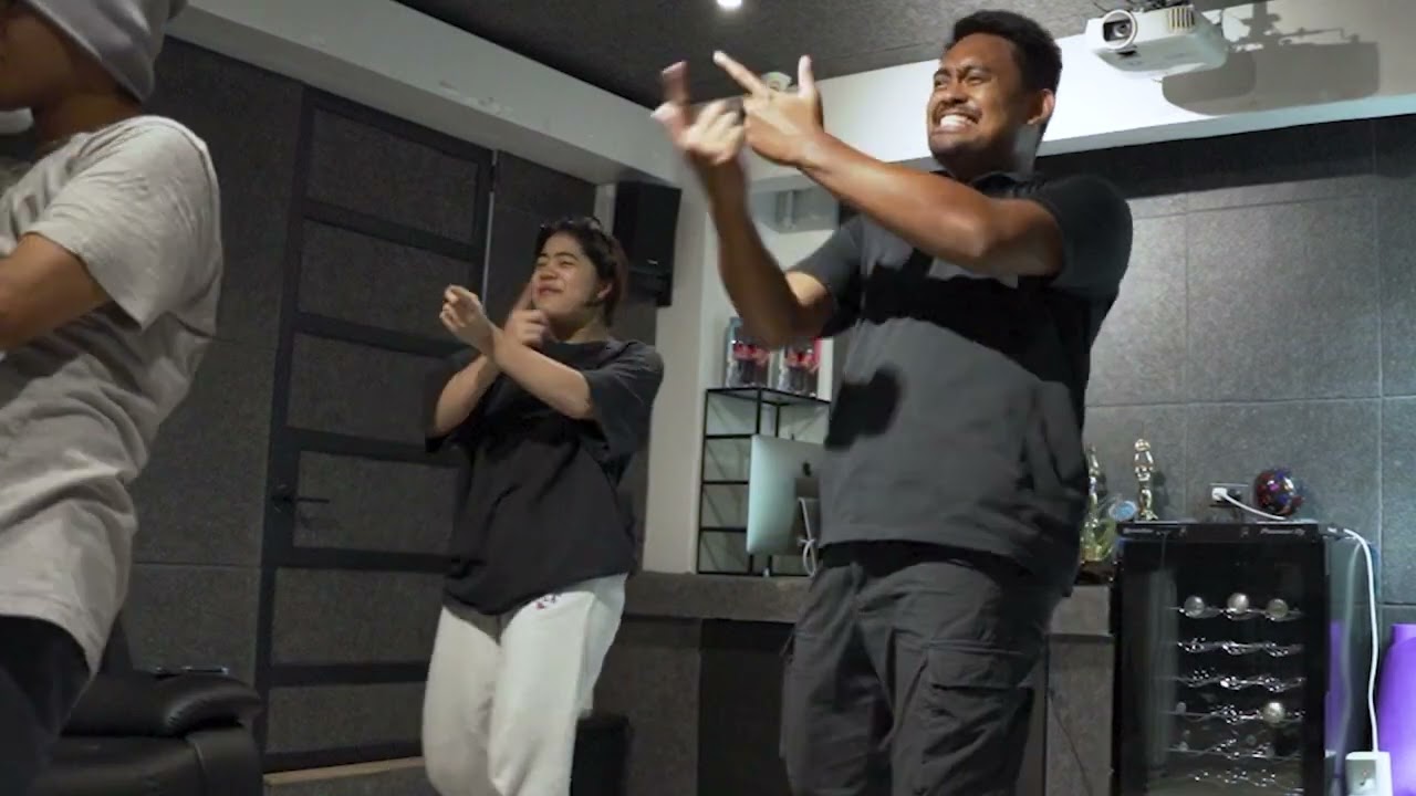 Training with Coach Louise and some Filipino Youtuber