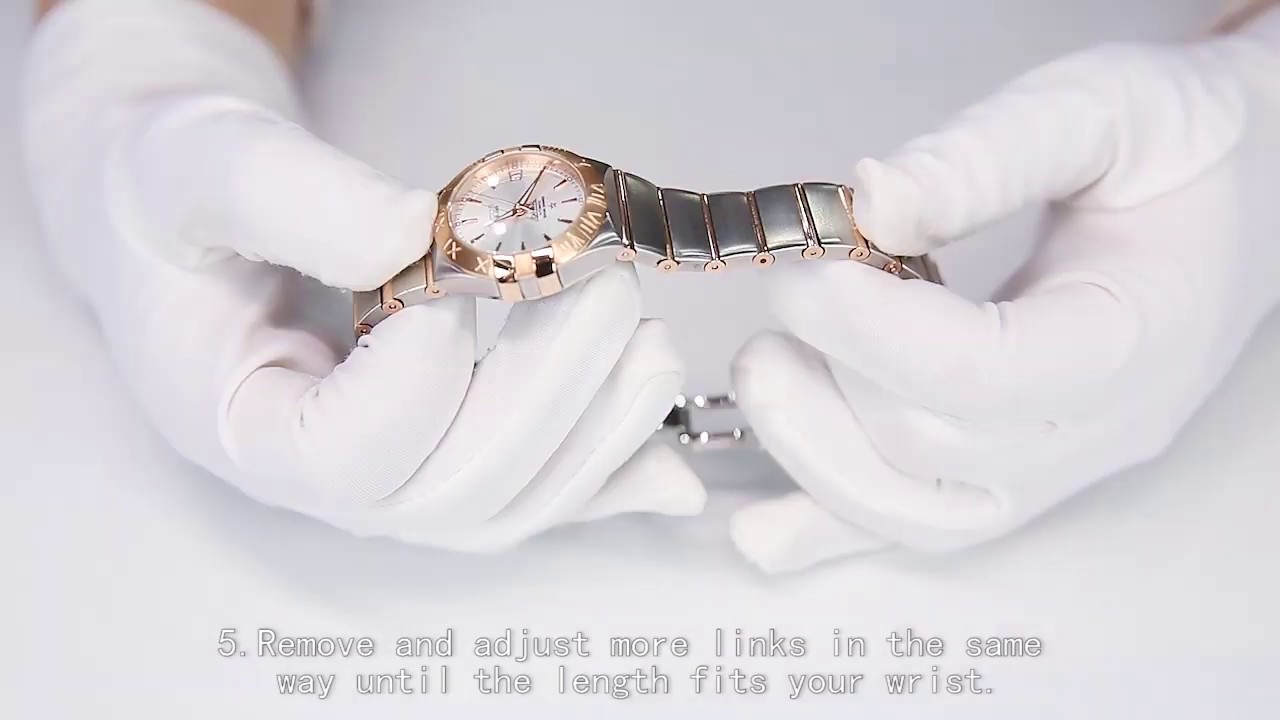 ROCOS R1101L Adjusting the Strap