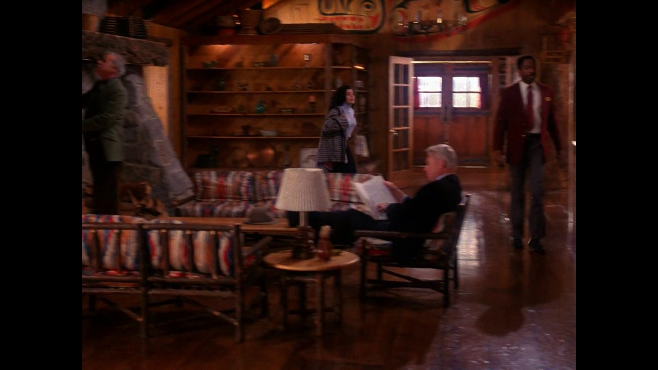 Benjamin Hears Humming & Pete Talks to Josie - Twin Peaks S02E20