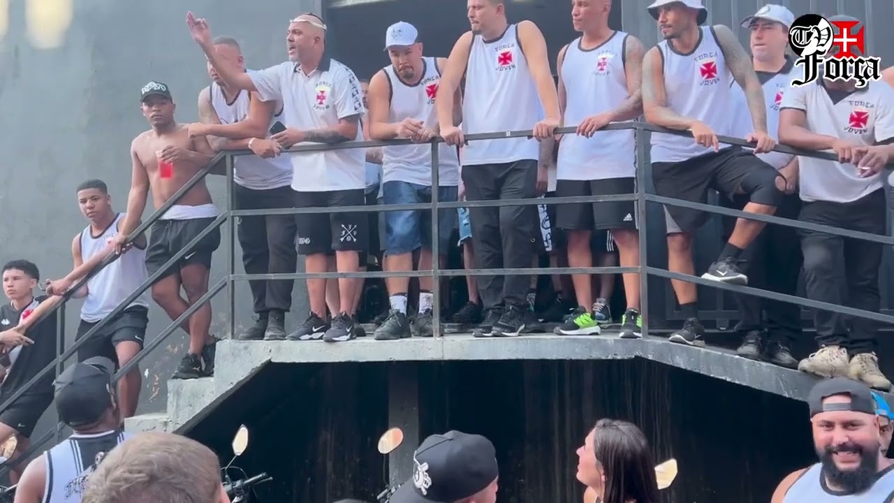 FORÇA JOVEM VASCO TRECHOS DA CAMINHADA AO MARACANÃ VASCO X URUBU 19/04/2025.