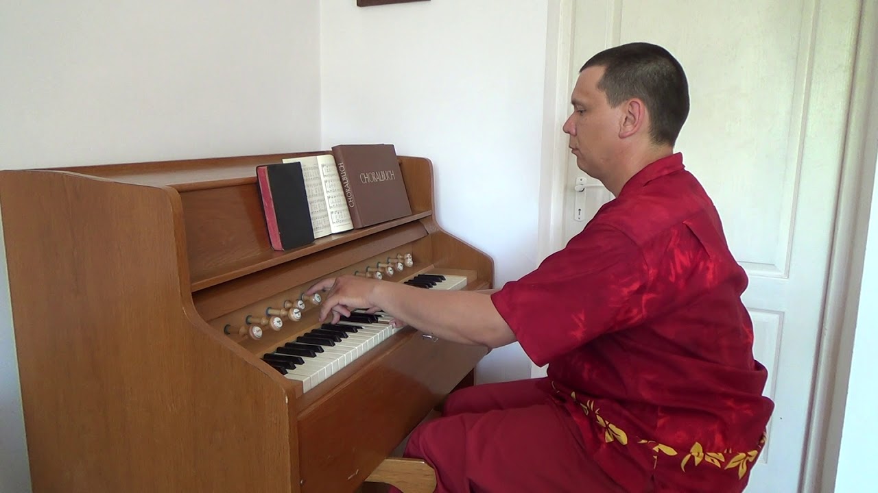 Jesus Wird Herrschen - Organist Bujor Florin Lucian spielt auf einem Teck Harmonium