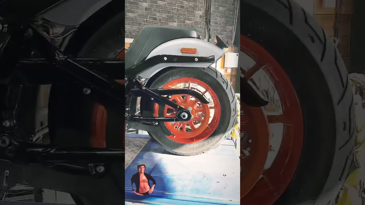 Low Rider S - Tangello wheels